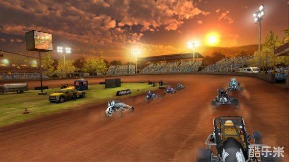 沙尘追踪:汽车冲刺