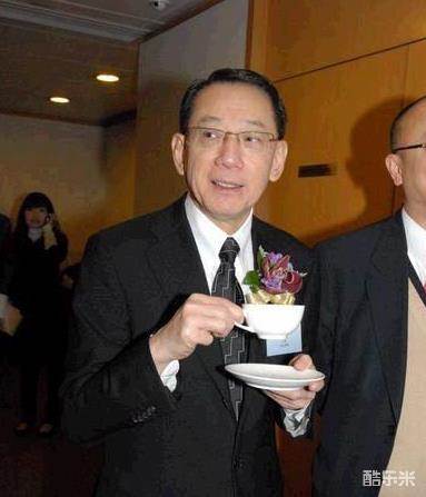 杨受成