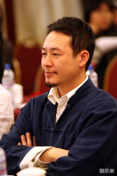 张颂文