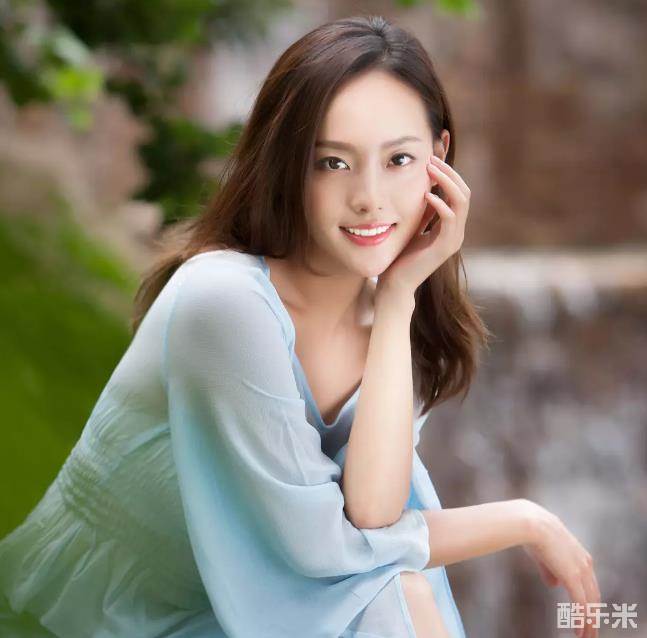 张嘉倪