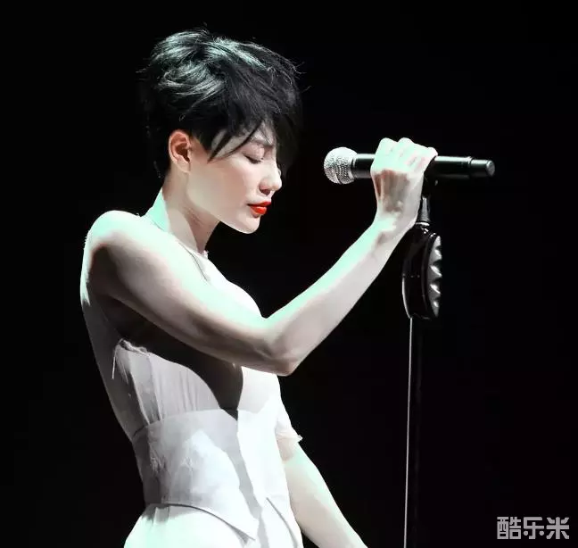 王菲