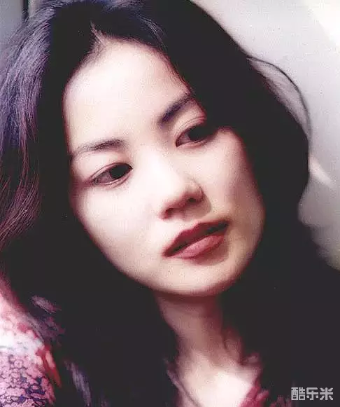 王菲