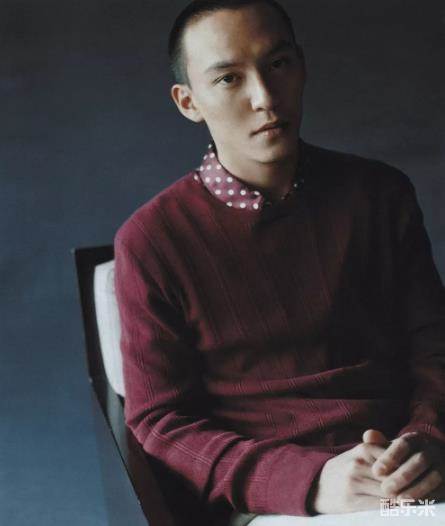 张震
