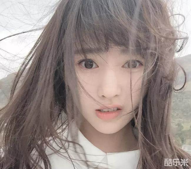 鞠婧祎