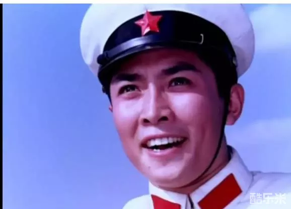 唐国强