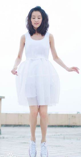 陈都灵