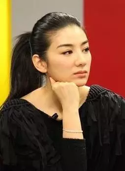 黄奕