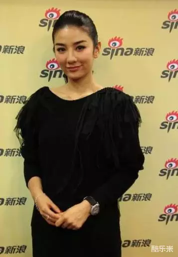 黄奕