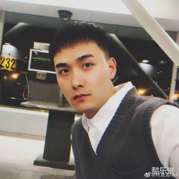 何龙龙