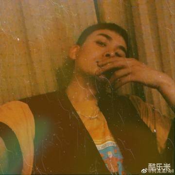 何龙龙