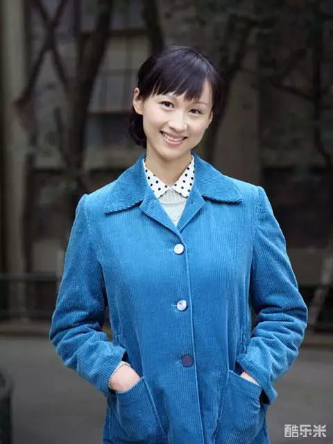 练束梅