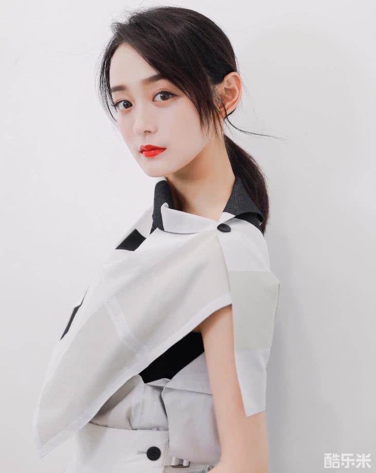 何泓姗
