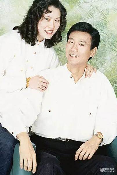 官晶华