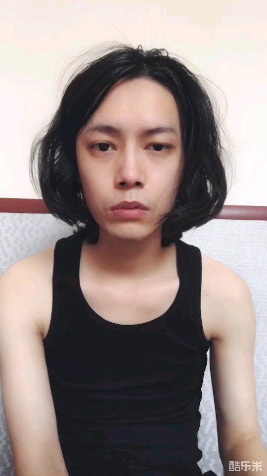 刘背实