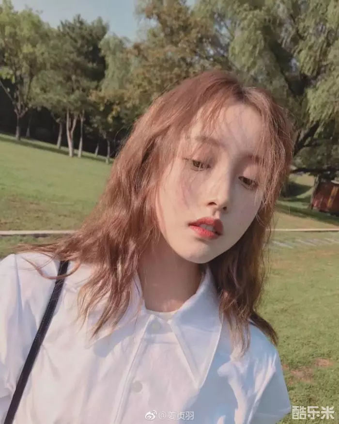 姜贞羽