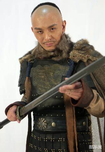 李昂