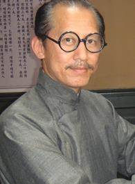 于诚群