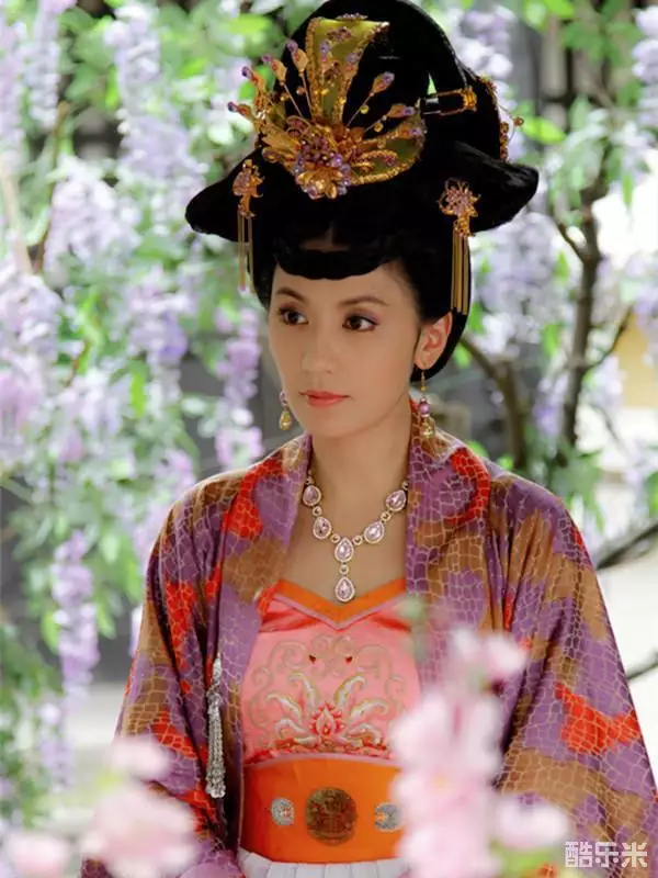 贾静雯
