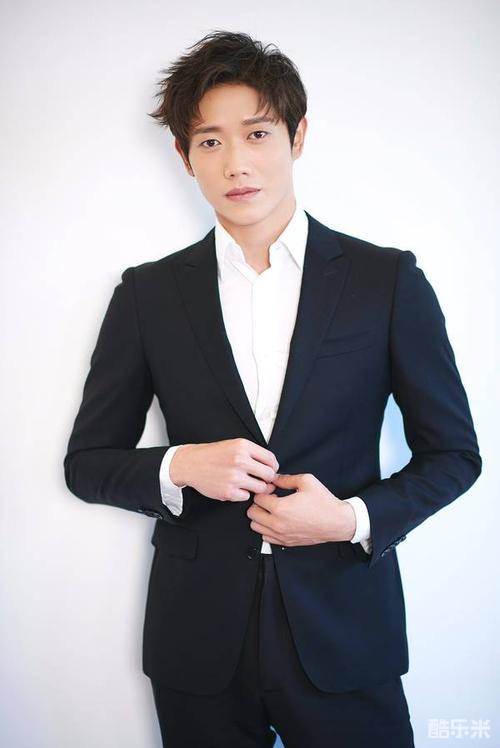 李嘉铭