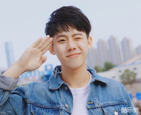 周奇