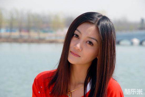 陆纪依