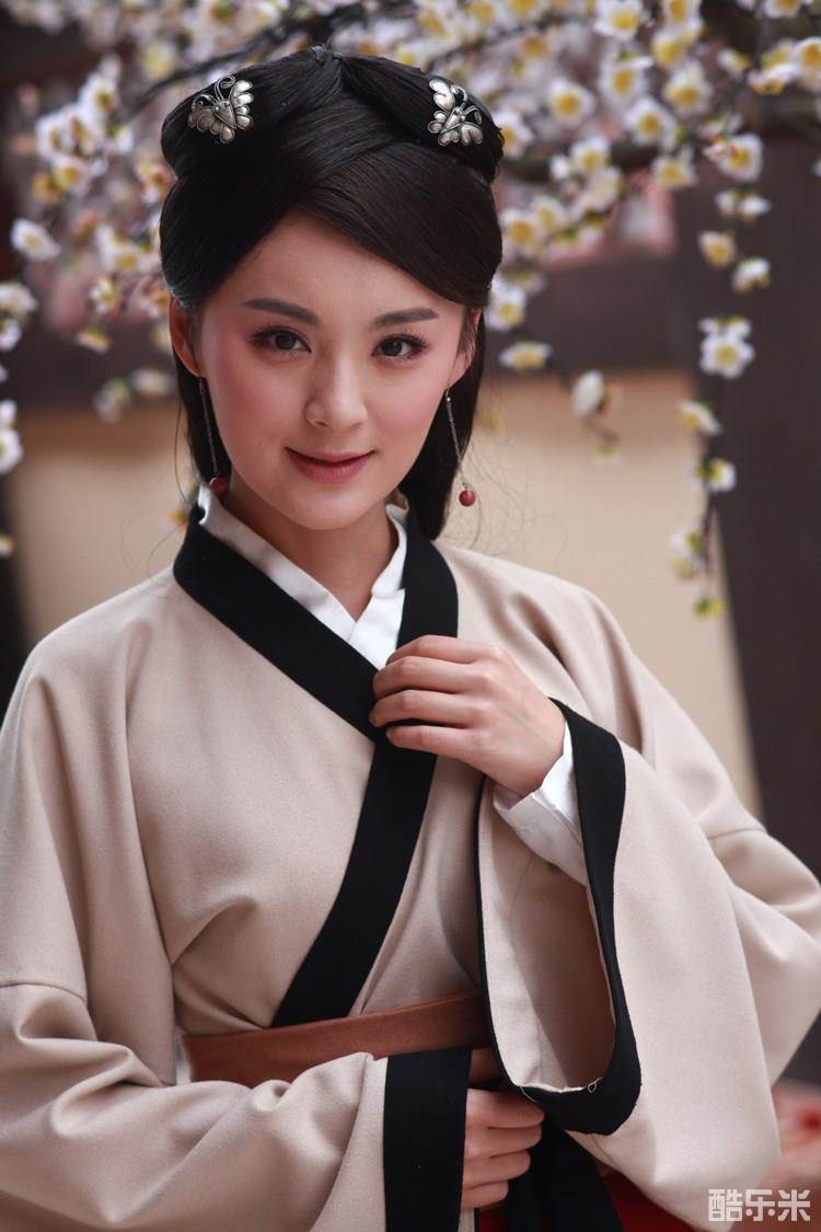 毛林林