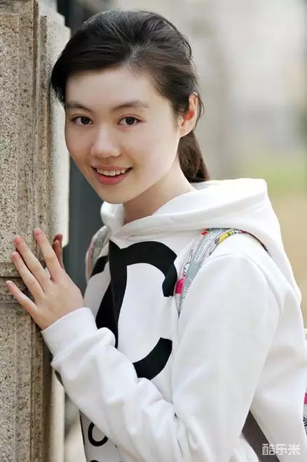 张妍