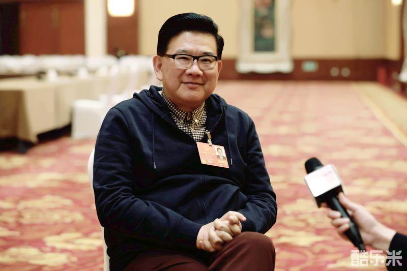 曹可凡