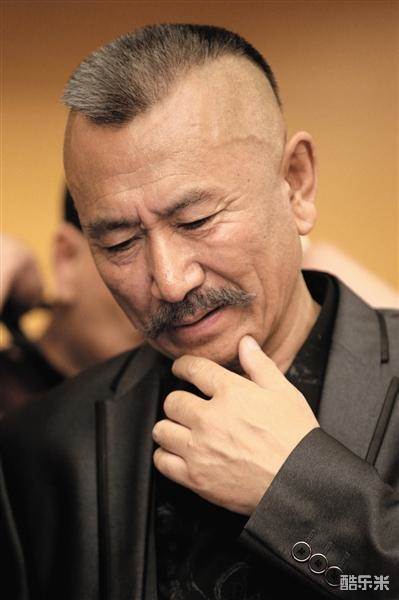 李振起