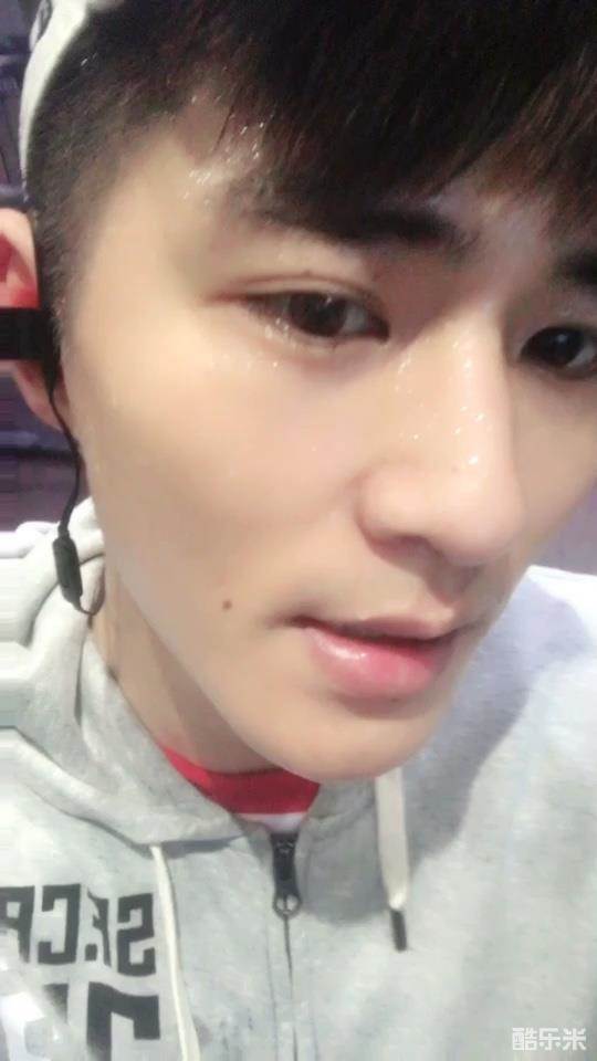 杜厚佳