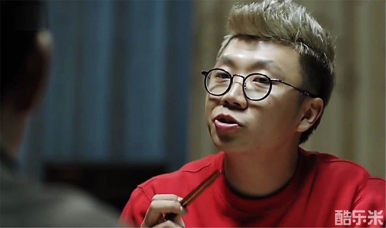 阚犇犇