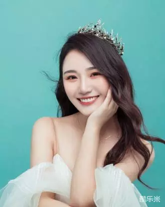 裴丽