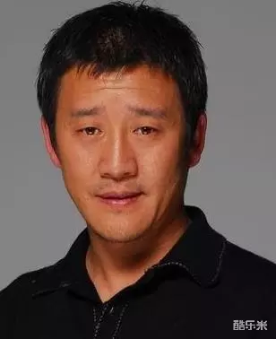 侯岩松