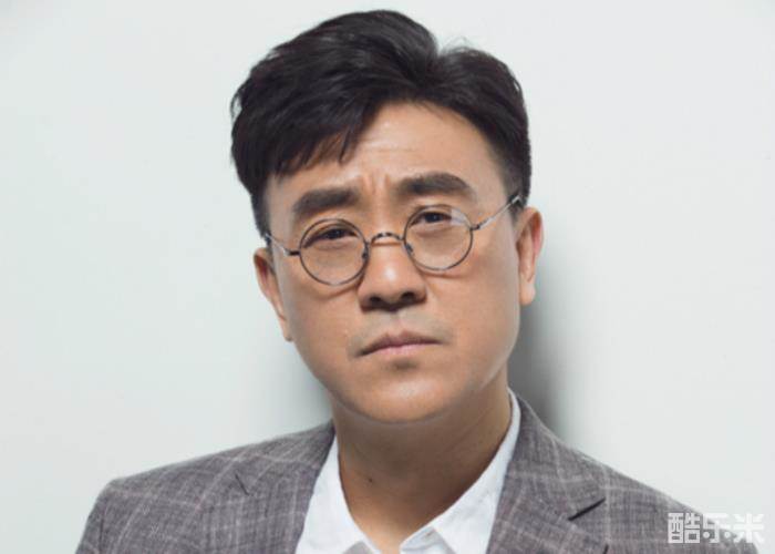 何冰