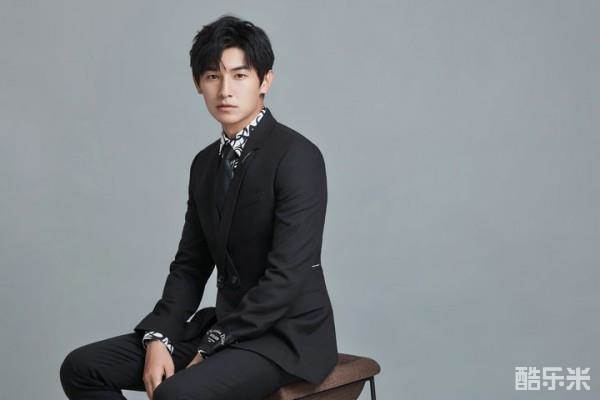 杨旭文
