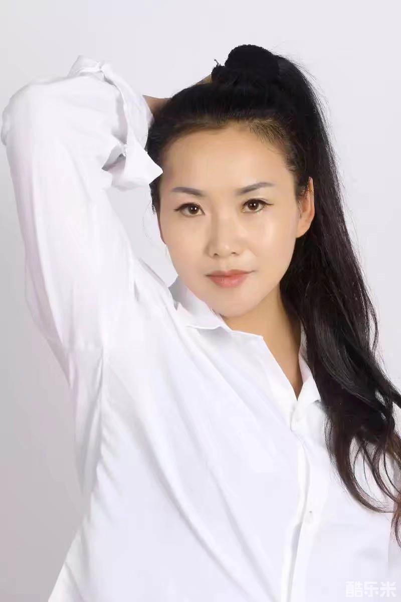 李诗妍