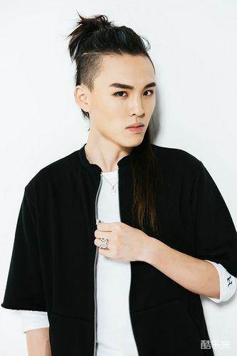 张玮