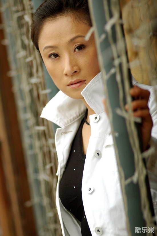 田玲