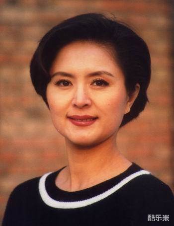 周玲