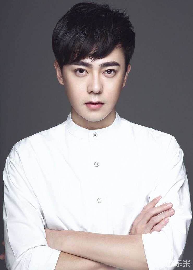 曲哲明