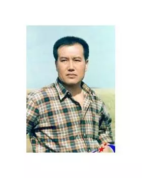 关新伟