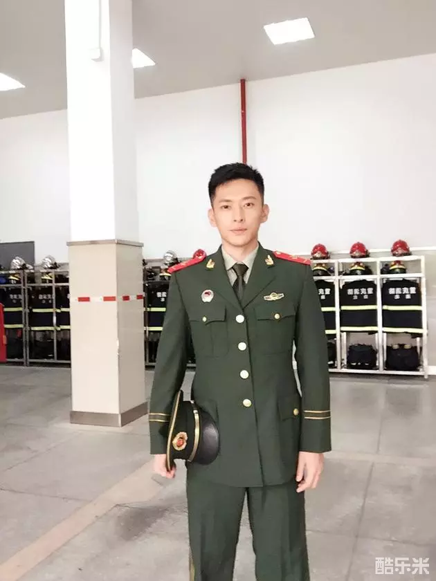 吴弘