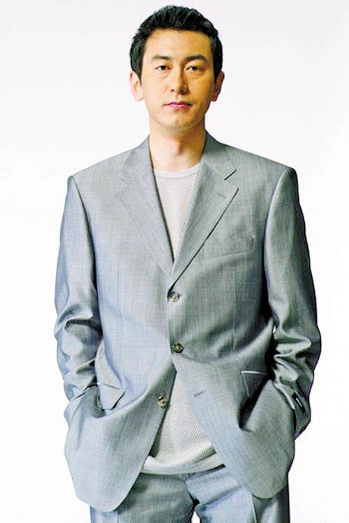 鲁健