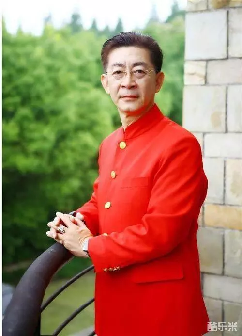 六小龄童