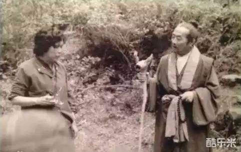 黄斐