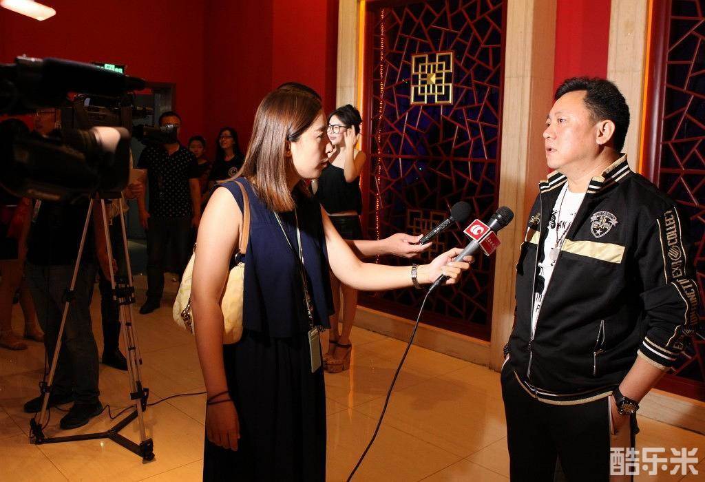 李华彤