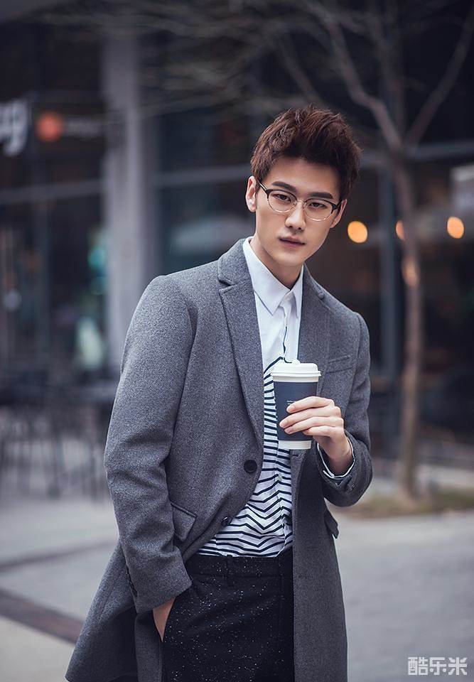 李柄辉