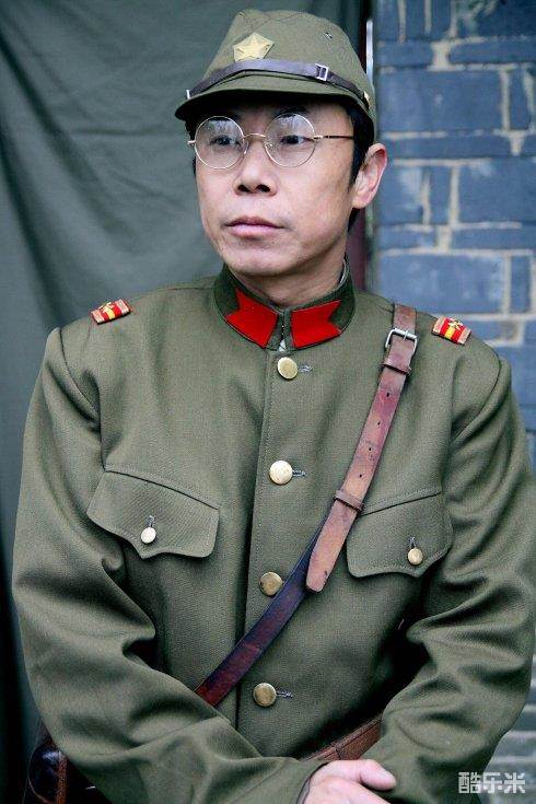 张艺军