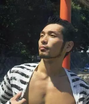 真崎航