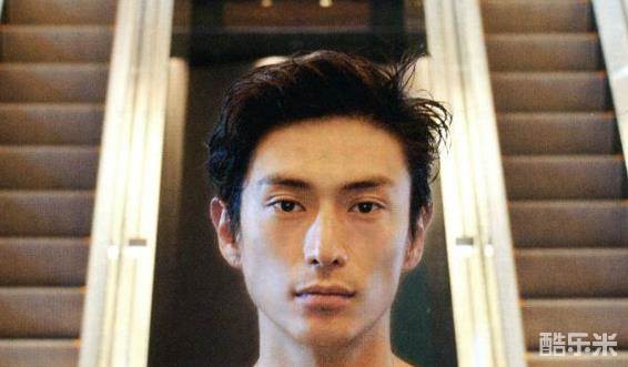 伊势谷友介